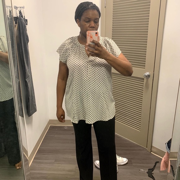 *BUNDLE* 2 Motherhood Maternity dresses and 1 top. - Picture 6 of 8